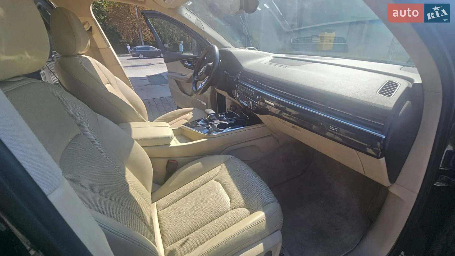 Audi Q7 2018 VIN WA1LAAF79KD009967 фото оголошення 16 з 43