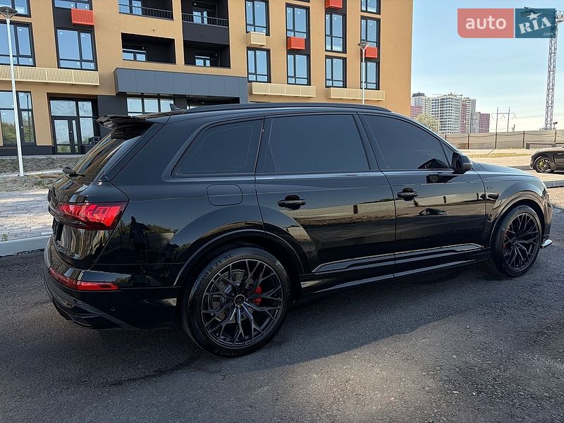 Внедорожник / Кроссовер Audi Q7 2021 в Киеве