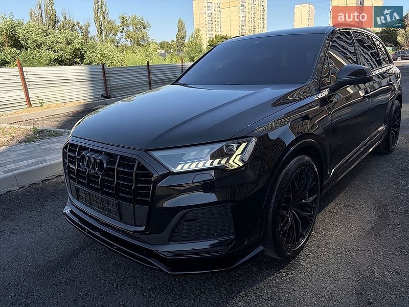 Внедорожник / Кроссовер Audi Q7 2021 в Киеве