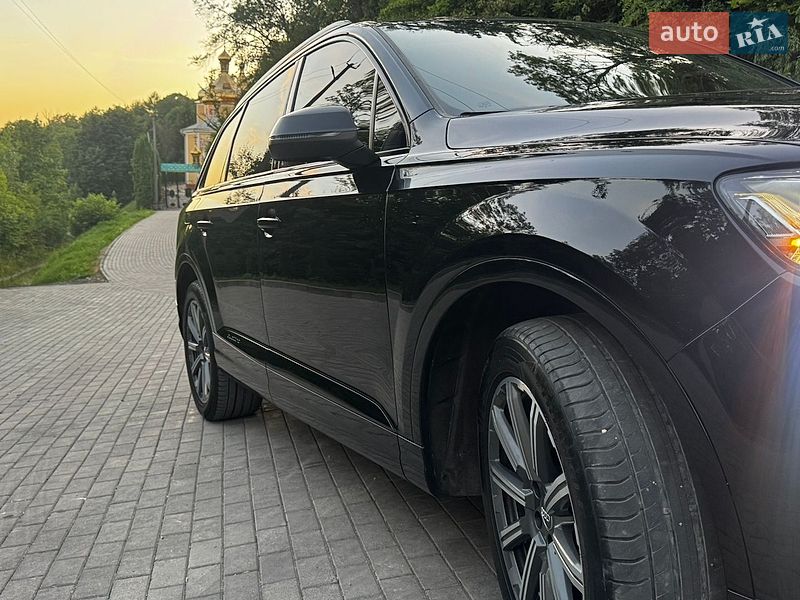 Внедорожник / Кроссовер Audi Q7 2017 в Вишневце