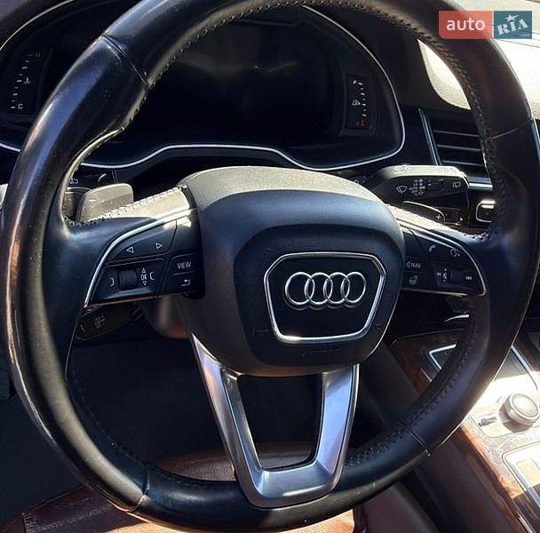 Позашляховик / Кросовер Audi Q7 2016 в Києві