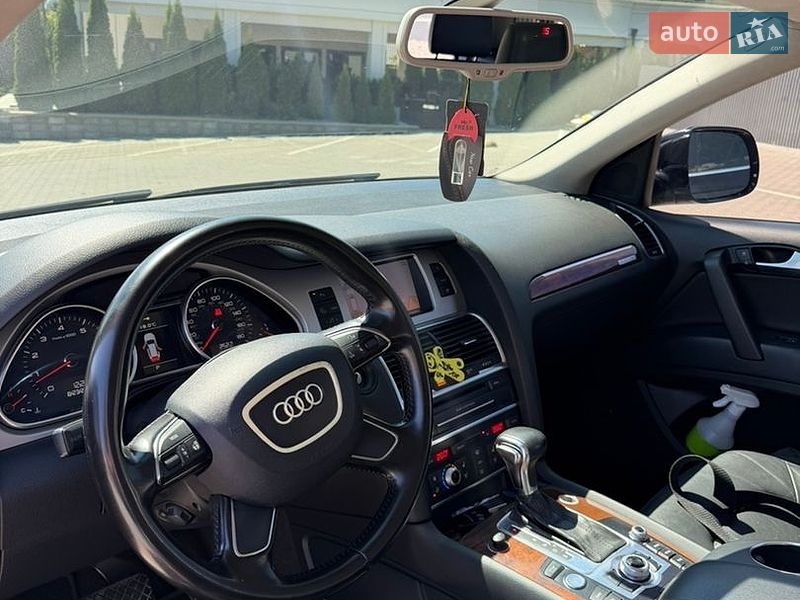 Позашляховик / Кросовер Audi Q7 2011 в Чернівцях