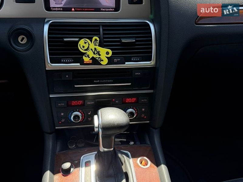Позашляховик / Кросовер Audi Q7 2011 в Чернівцях