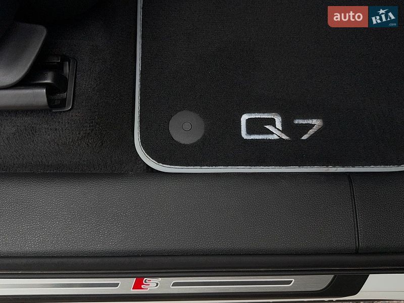Внедорожник / Кроссовер Audi Q7 2021 в Ровно