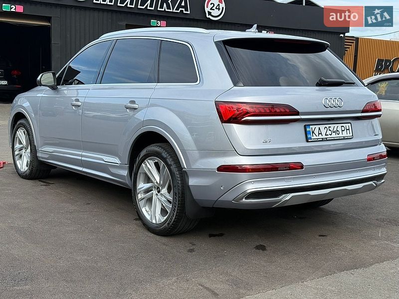 Внедорожник / Кроссовер Audi Q7 2022 в Киеве
