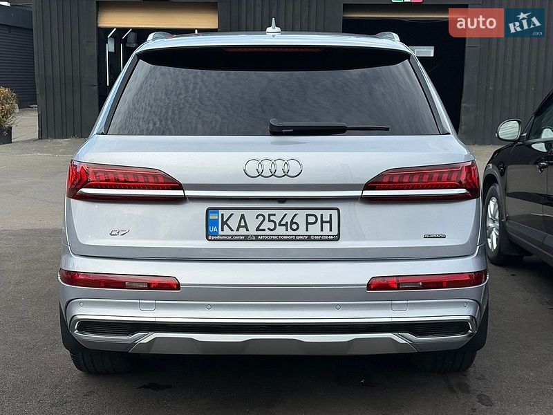 Внедорожник / Кроссовер Audi Q7 2022 в Киеве