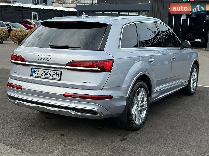 Внедорожник / Кроссовер Audi Q7 2022 в Киеве