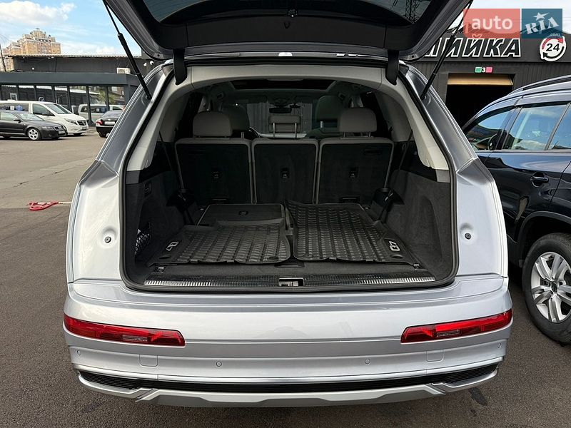 Внедорожник / Кроссовер Audi Q7 2022 в Киеве
