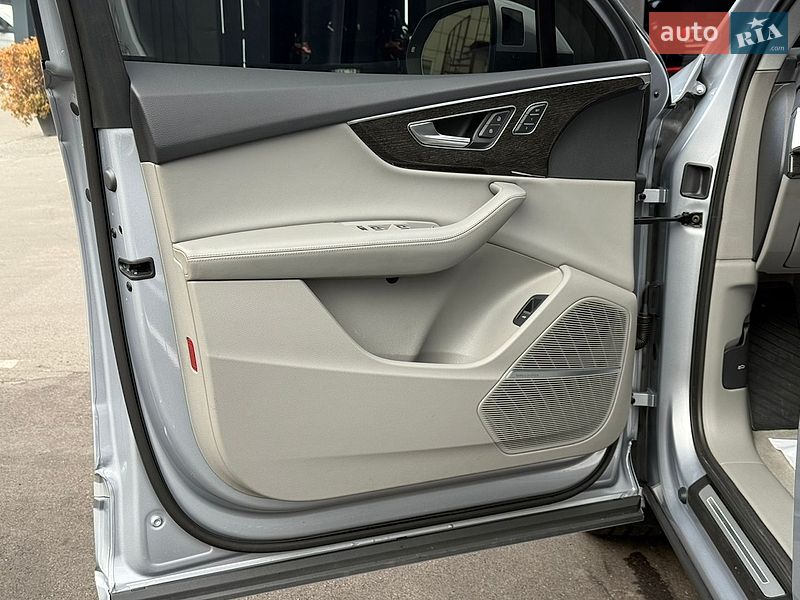 Внедорожник / Кроссовер Audi Q7 2022 в Киеве