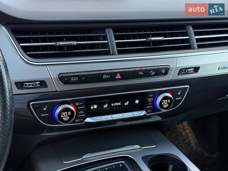 Позашляховик / Кросовер Audi Q7 2016 в Києві
