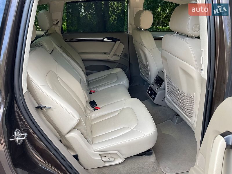 Позашляховик / Кросовер Audi Q7 2011 в Житомирі