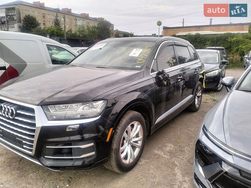 Audi Q7, фото з оголошення