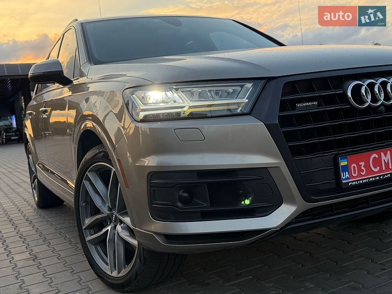 Позашляховик / Кросовер Audi Q7 2017 в Луцьку
