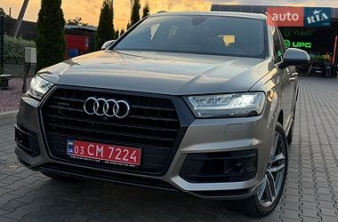 Позашляховик / Кросовер Audi Q7 2017 в Луцьку