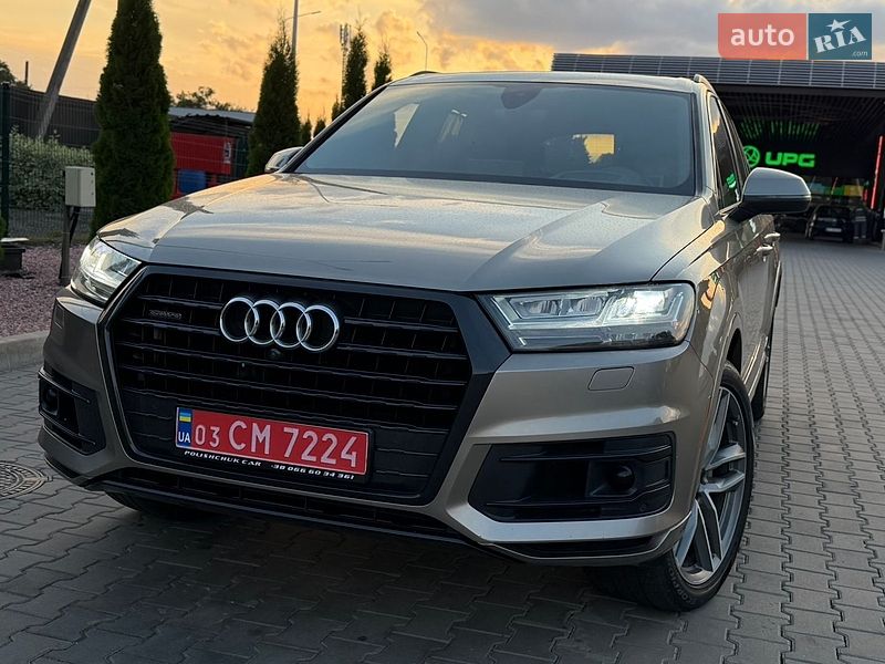 Позашляховик / Кросовер Audi Q7 2017 в Луцьку
