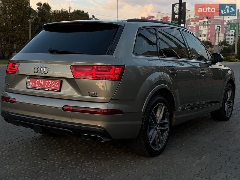 Позашляховик / Кросовер Audi Q7 2017 в Луцьку