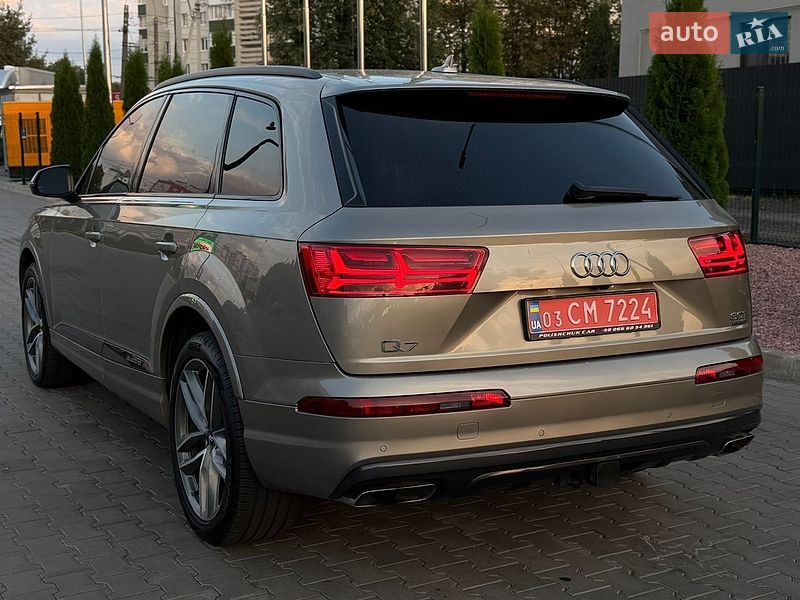 Позашляховик / Кросовер Audi Q7 2017 в Луцьку