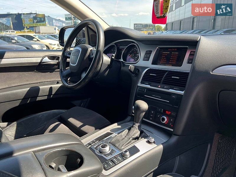 Позашляховик / Кросовер Audi Q7 2011 в Львові