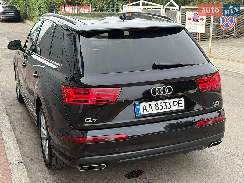 Позашляховик / Кросовер Audi Q7 2016 в Львові