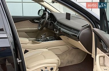 Позашляховик / Кросовер Audi Q7 2016 в Львові