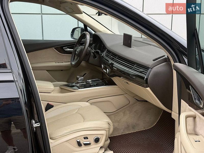 Позашляховик / Кросовер Audi Q7 2016 в Львові