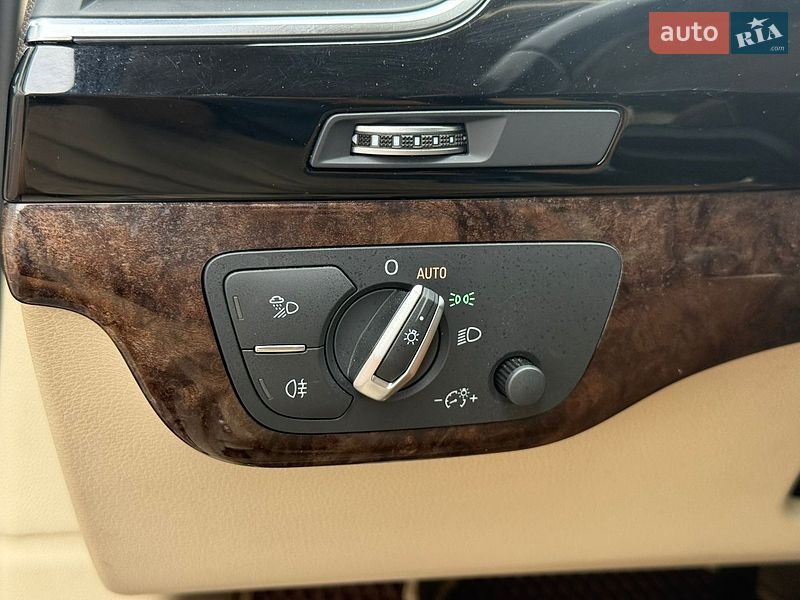 Позашляховик / Кросовер Audi Q7 2016 в Львові