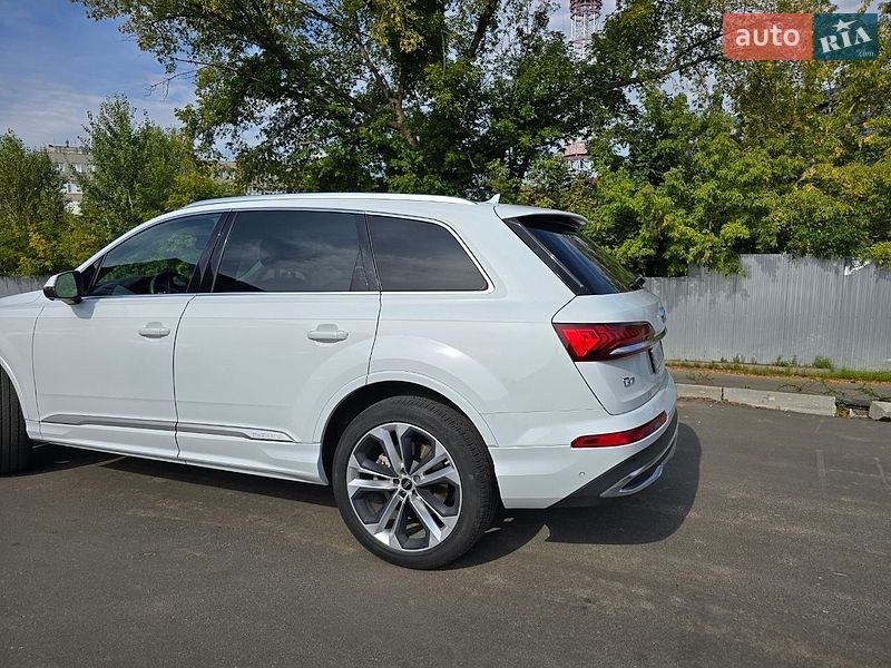 Позашляховик / Кросовер Audi Q7 2023 в Києві