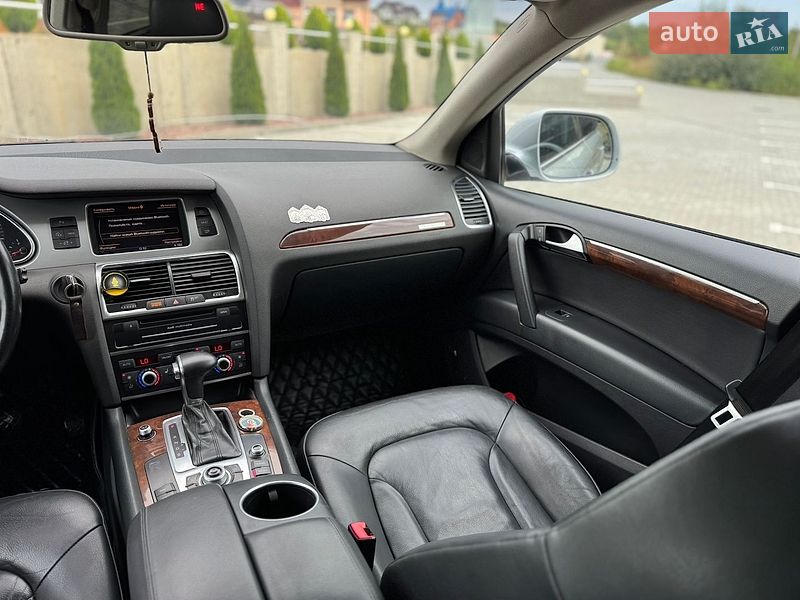 Внедорожник / Кроссовер Audi Q7 2012 в Черновцах