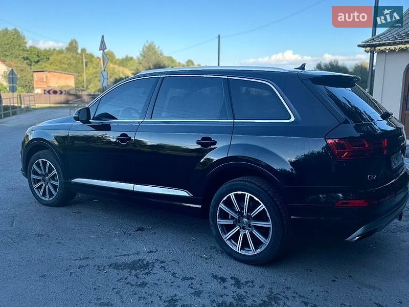 Позашляховик / Кросовер Audi Q7 2017 в Львові
