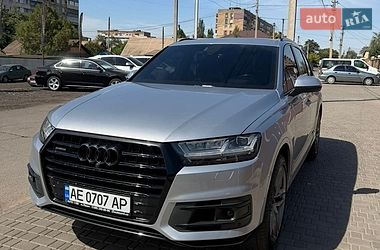 Внедорожник / Кроссовер Audi Q7 2017 в Кривом Роге