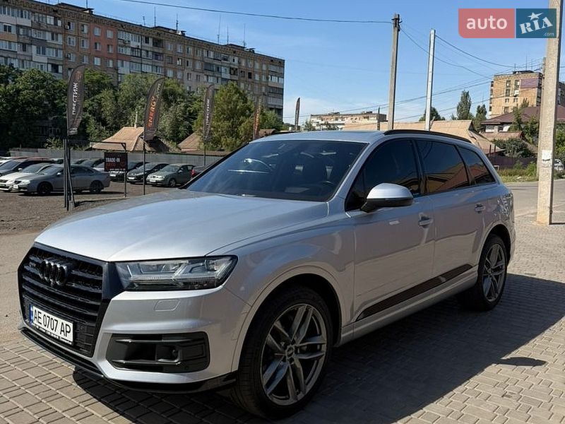 Внедорожник / Кроссовер Audi Q7 2017 в Кривом Роге