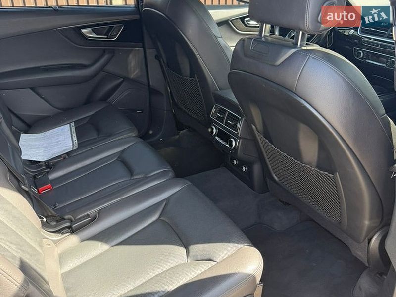 Внедорожник / Кроссовер Audi Q7 2017 в Кривом Роге