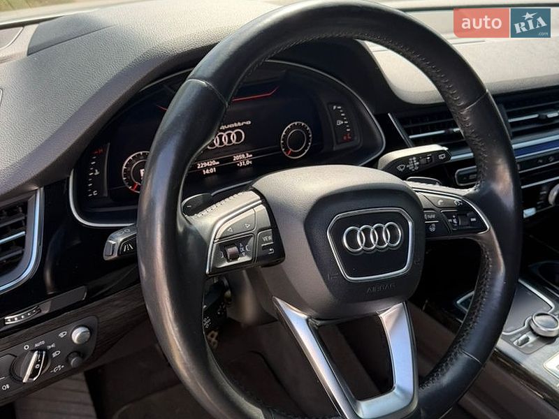 Внедорожник / Кроссовер Audi Q7 2017 в Кривом Роге