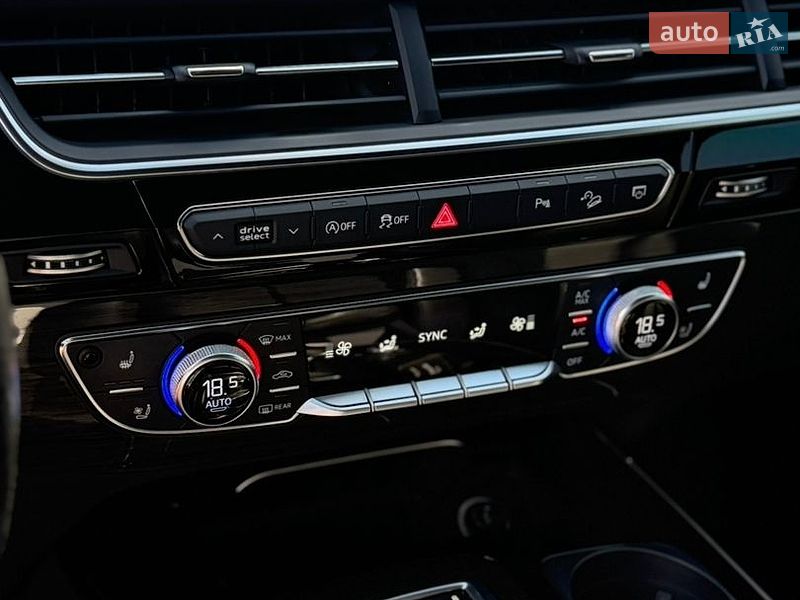 Внедорожник / Кроссовер Audi Q7 2017 в Кривом Роге