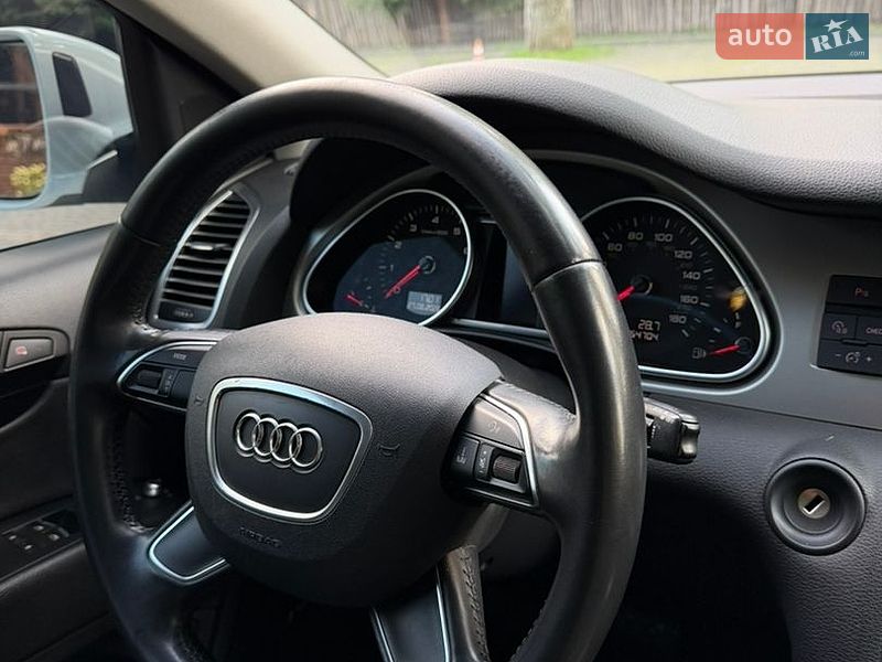 Позашляховик / Кросовер Audi Q7 2015 в Львові