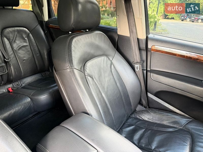 Позашляховик / Кросовер Audi Q7 2015 в Львові