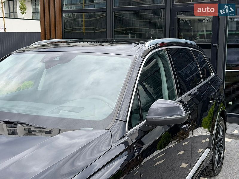 Позашляховик / Кросовер Audi Q7 2019 в Ужгороді