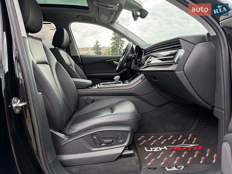 Позашляховик / Кросовер Audi Q7 2019 в Ужгороді