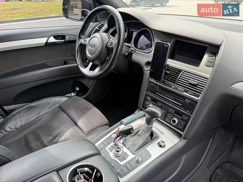 Позашляховик / Кросовер Audi Q7 2015 в Хусті