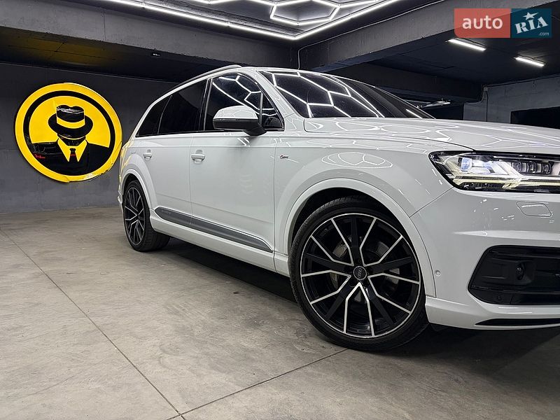Позашляховик / Кросовер Audi Q7 2015 в Чернівцях фото 2 Позашляховик / Кросовер Audi Q7 2015 в Чернівцях