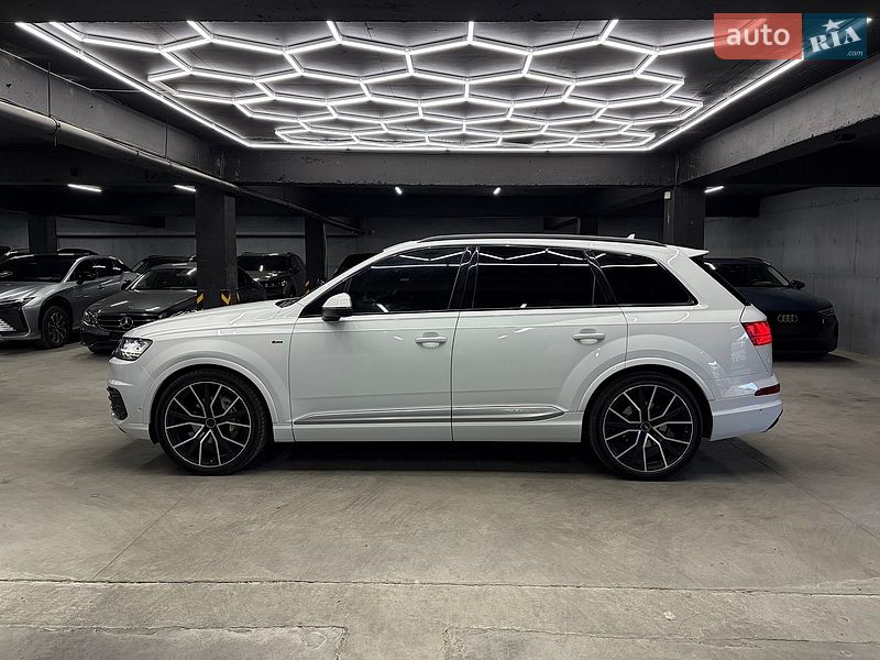 Позашляховик / Кросовер Audi Q7 2015 в Чернівцях фото 6 Позашляховик / Кросовер Audi Q7 2015 в Чернівцях