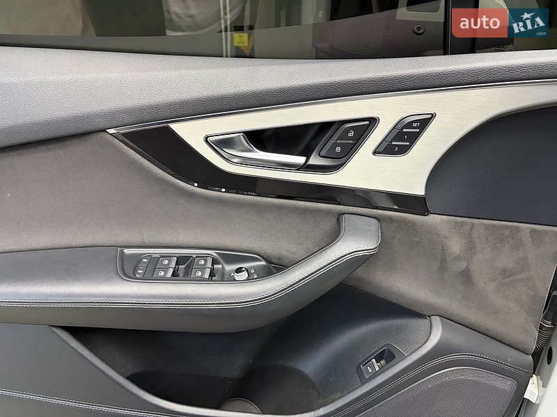 Позашляховик / Кросовер Audi Q7 2015 в Чернівцях фото 16 Позашляховик / Кросовер Audi Q7 2015 в Чернівцях