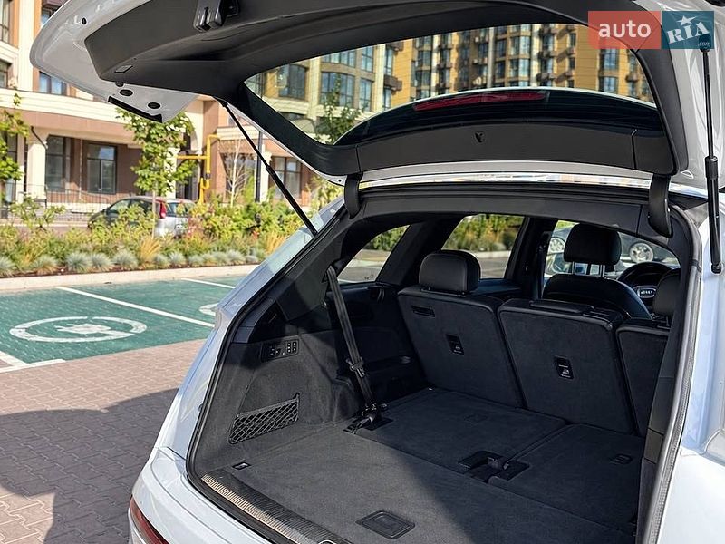 Внедорожник / Кроссовер Audi Q7 2019 в Софиевской Борщаговке