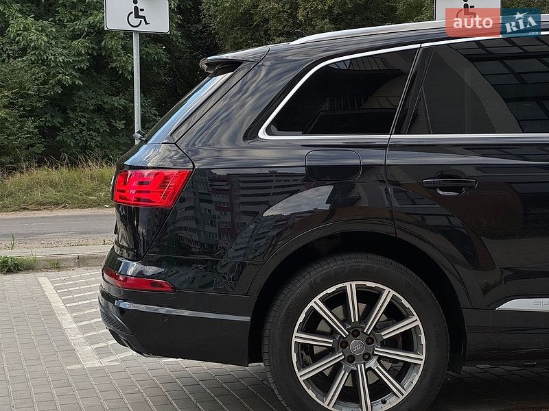 Позашляховик / Кросовер Audi Q7 2016 в Вінниці