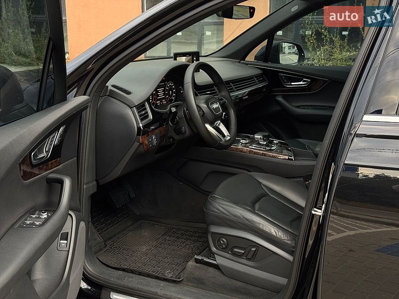 Позашляховик / Кросовер Audi Q7 2016 в Вінниці