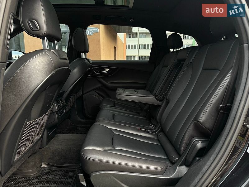 Позашляховик / Кросовер Audi Q7 2016 в Вінниці