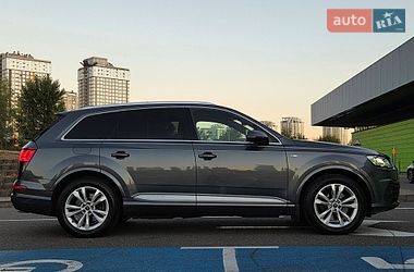 Позашляховик / Кросовер Audi Q7 2015 в Києві фото 10 Позашляховик / Кросовер Audi Q7 2015 в Києві