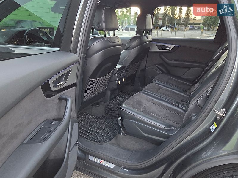 Позашляховик / Кросовер Audi Q7 2015 в Києві фото 22 Позашляховик / Кросовер Audi Q7 2015 в Києві
