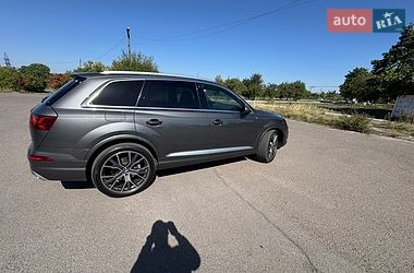 Позашляховик / Кросовер Audi Q7 2018 в Шептицькому