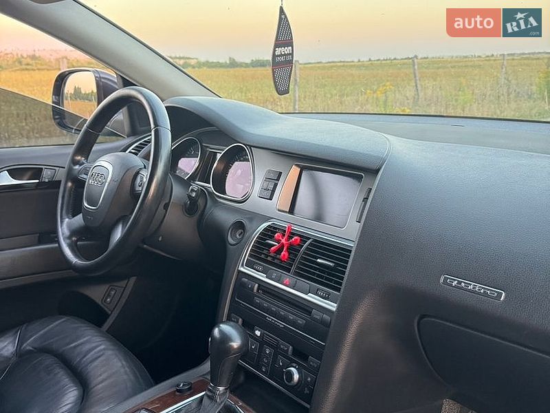 Позашляховик / Кросовер Audi Q7 2007 в Рівному